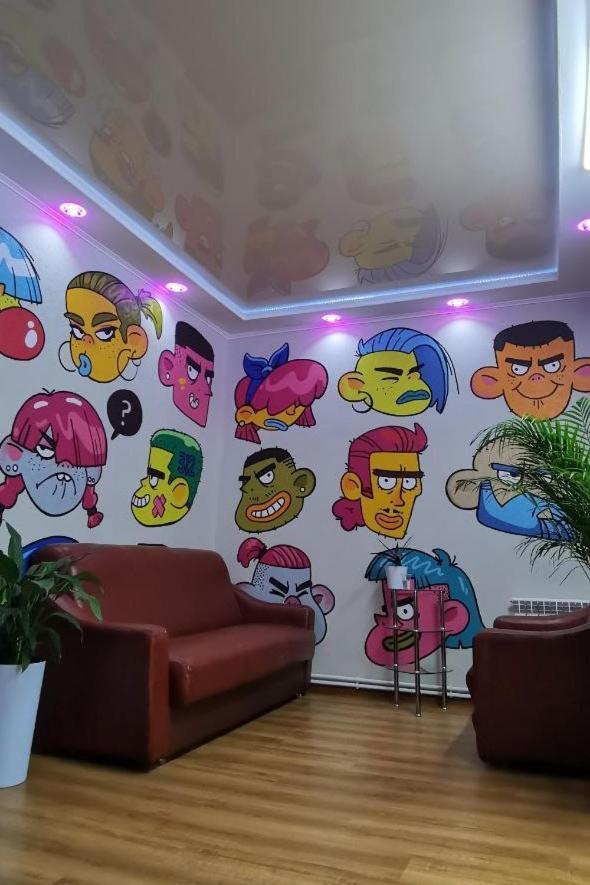 Meeting Place بيشكيك المظهر الخارجي الصورة