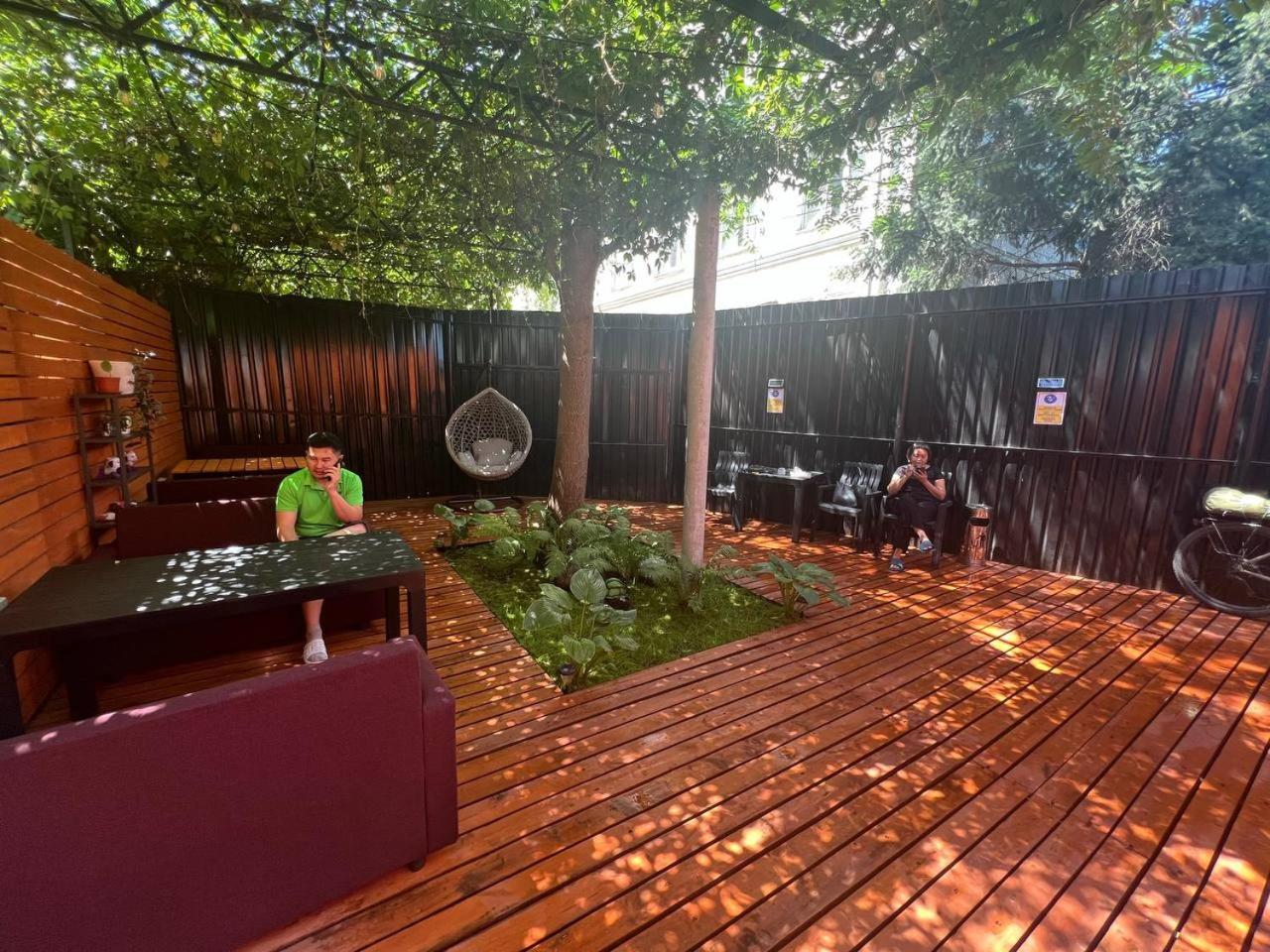Meeting Place بيشكيك المظهر الخارجي الصورة